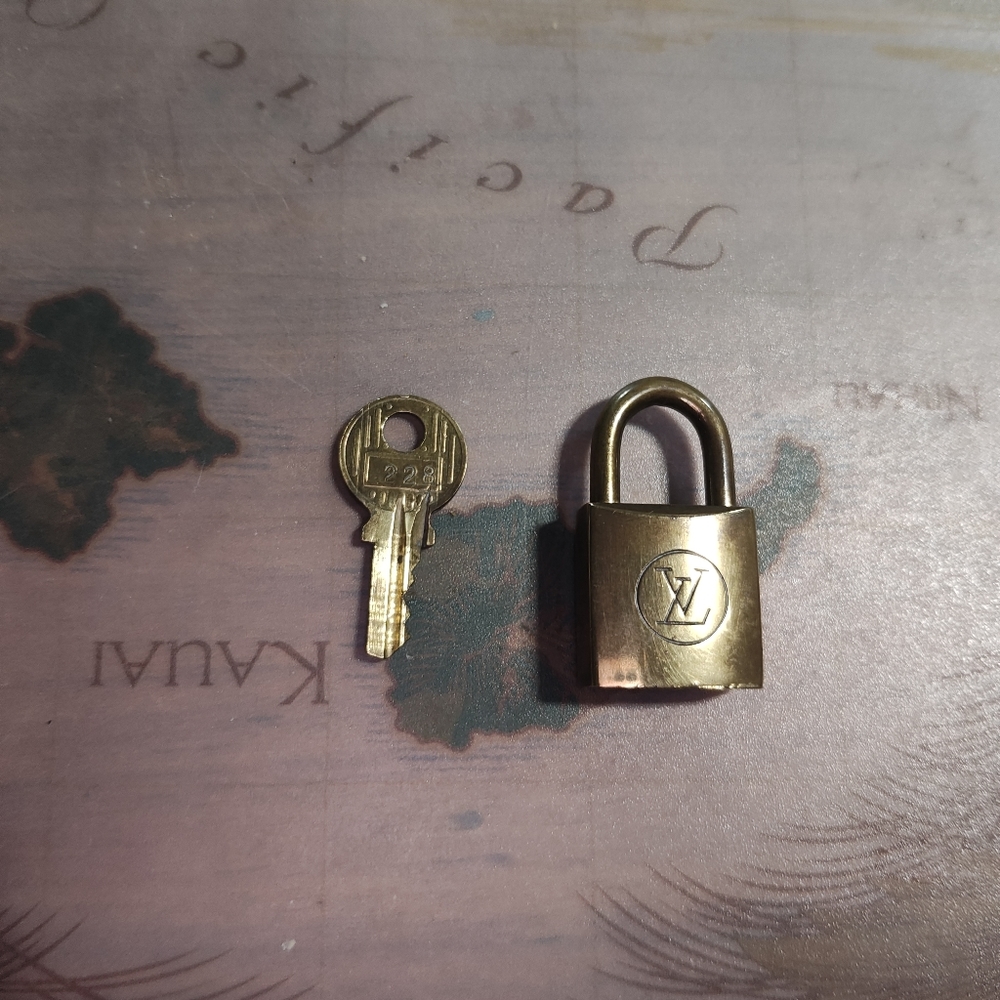 Authentic Lv Lock & Key #228 - image 2